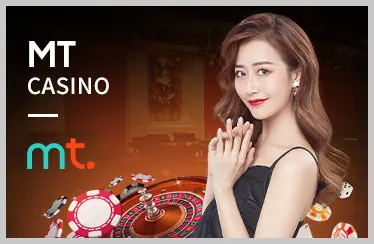 Bàn Blackjack với bài và chip cá cược